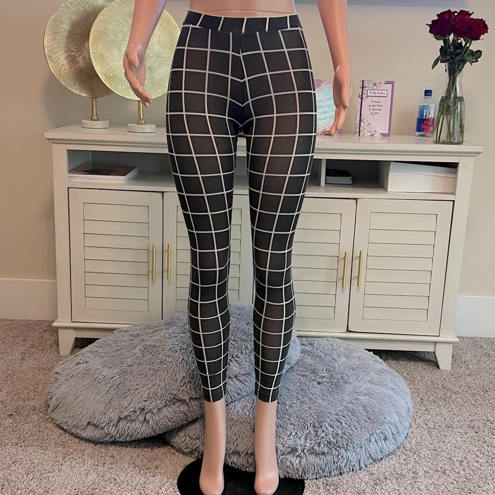 “What We Have” H&M Leggings. Size Small. Great Stretch & Fit!
